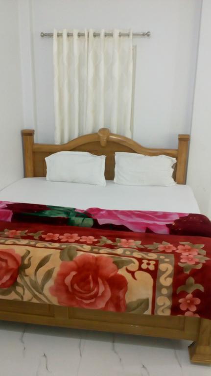 Dynasty Guest House Waranasi Zewnętrze zdjęcie