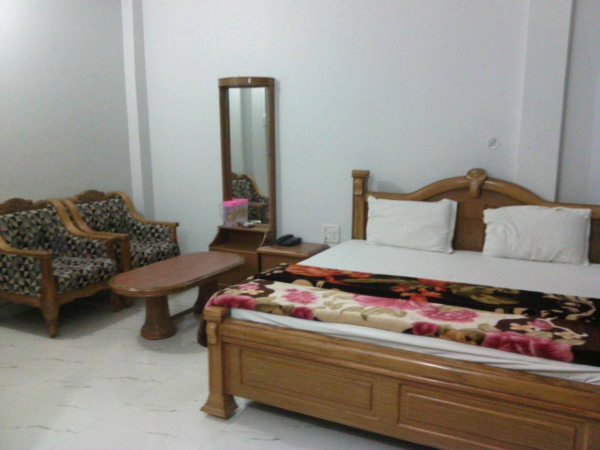 Dynasty Guest House Waranasi Zewnętrze zdjęcie